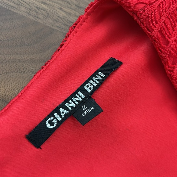 GIANNI BINI RED LACE PUFF SLEEVE MIDI DRESS - Picture 8 of 12